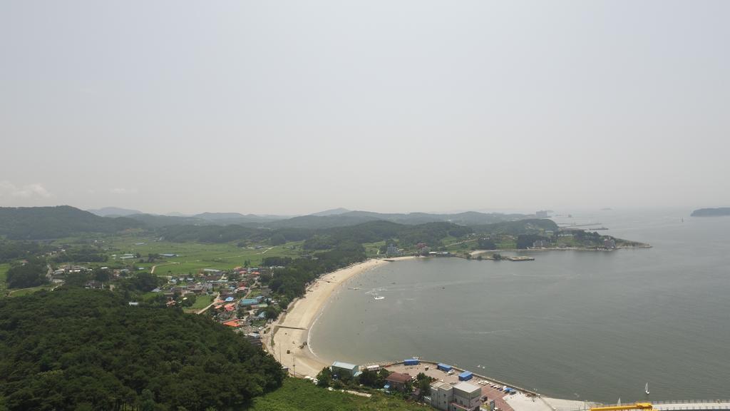 בוריאונג Yongdu Beach Pension מראה חיצוני תמונה