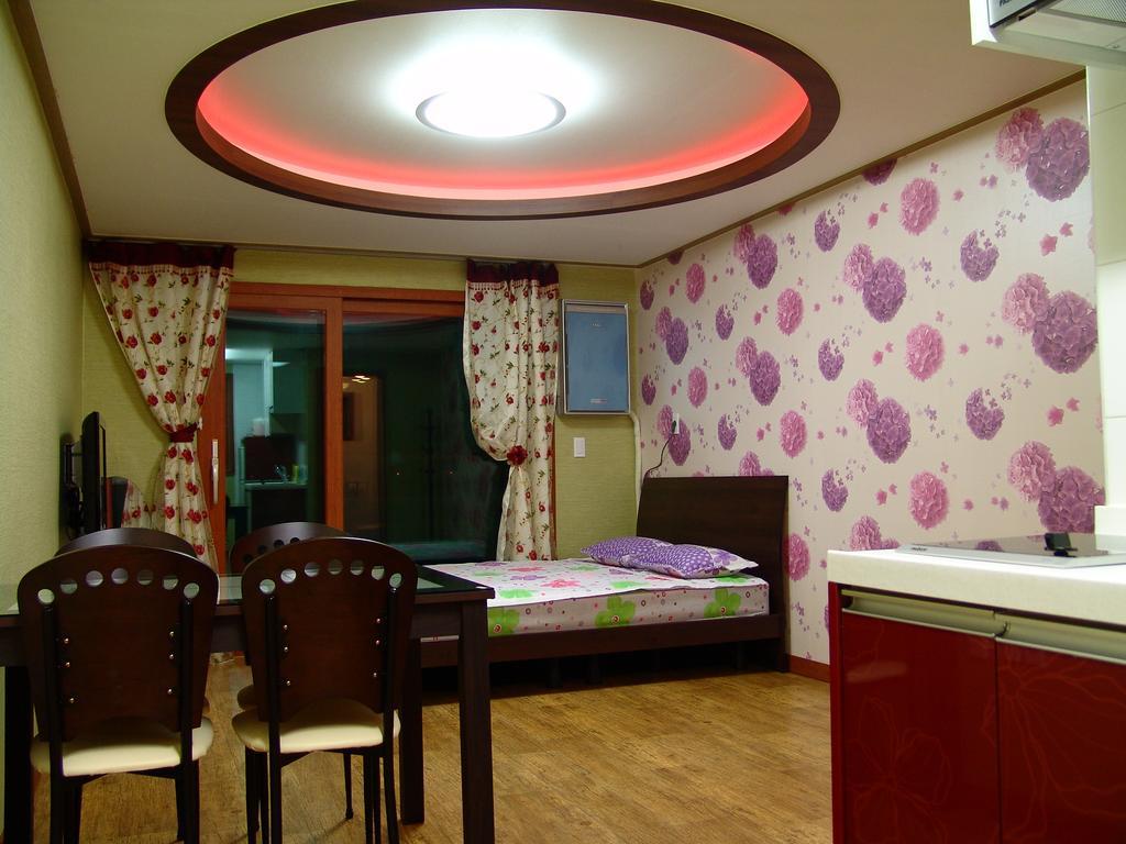 בוריאונג Yongdu Beach Pension מראה חיצוני תמונה