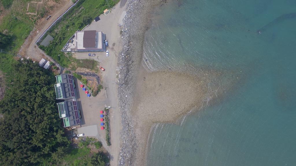 בוריאונג Yongdu Beach Pension מראה חיצוני תמונה